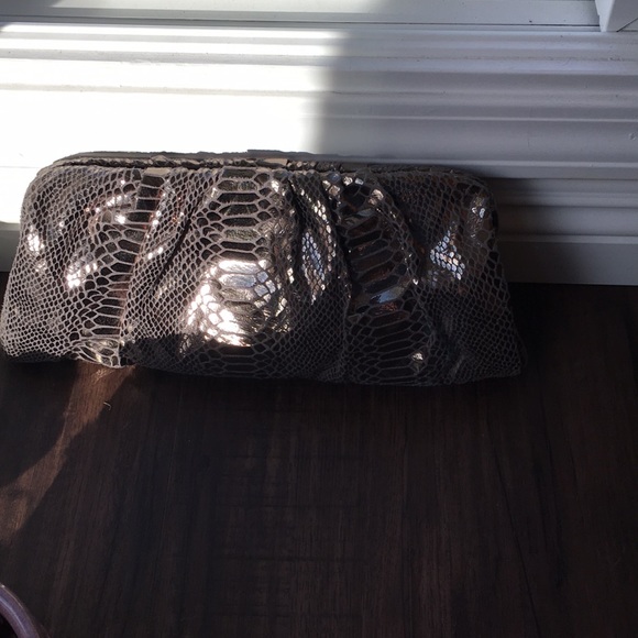 Clutch - Picture 2 of 6